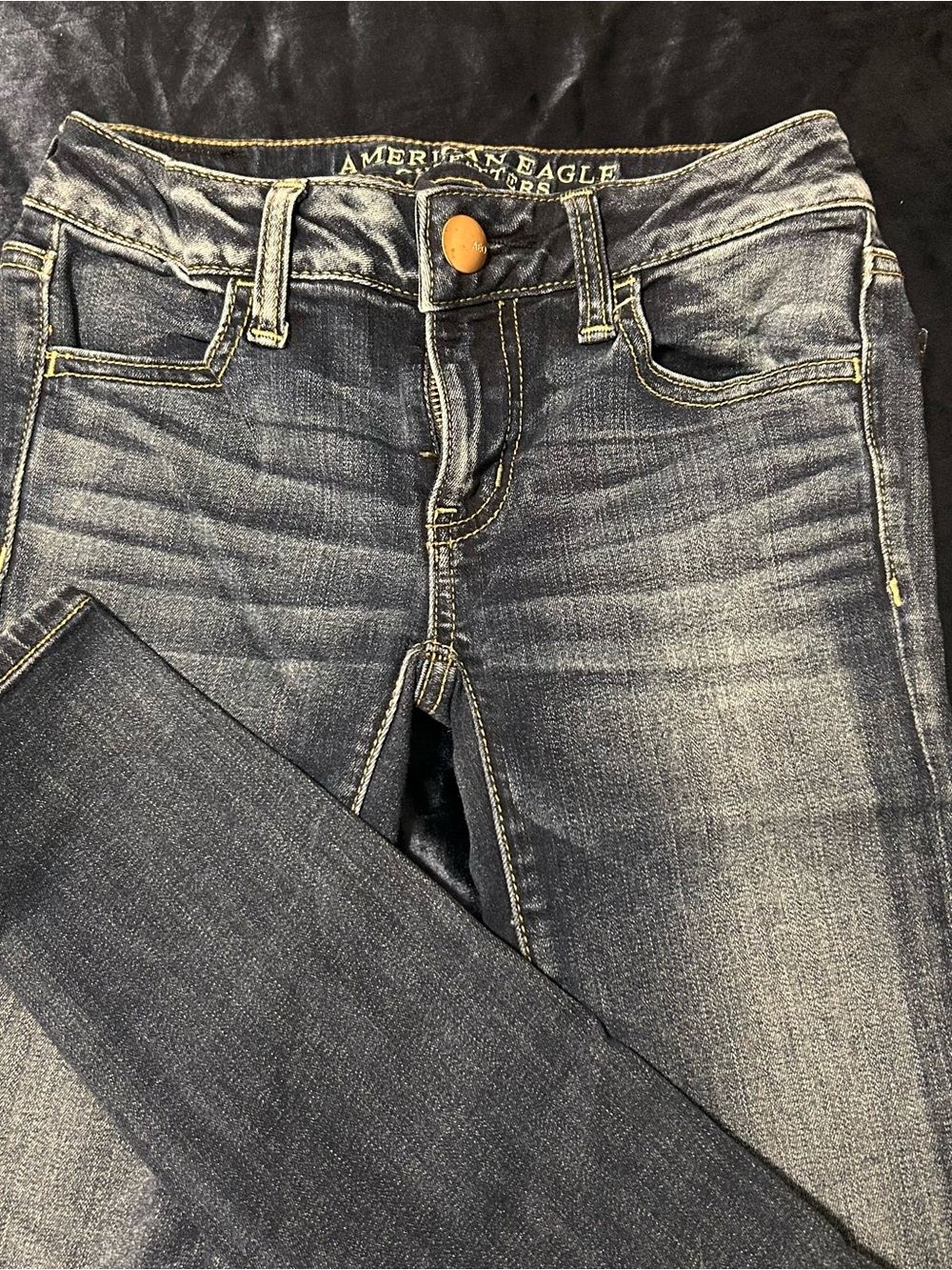 American Eagle Outfitters Women’s Faded Dark Blue Skinny Jeans